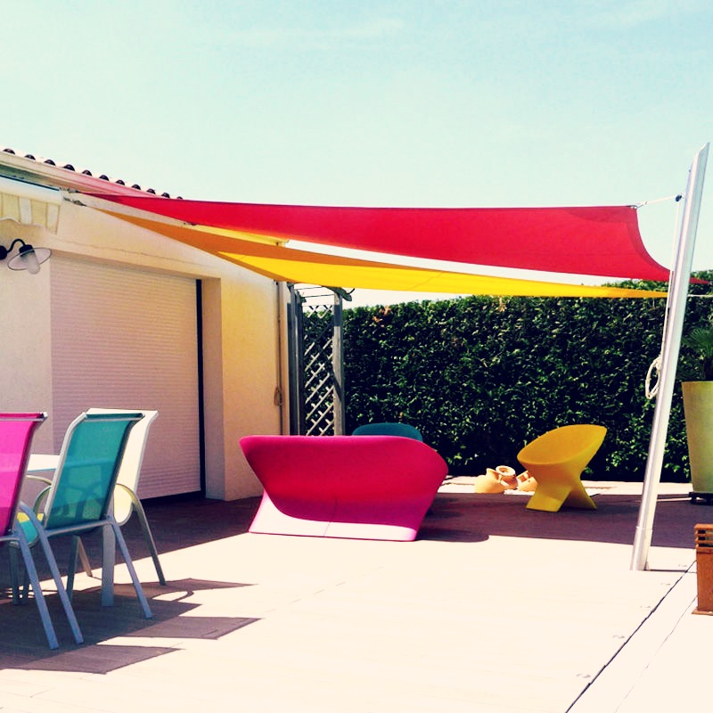 Comment installer une voile d'ombrage sur sa terrasse ? - Espace Ombrage