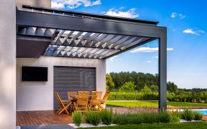 pergola bioclimatique pour sa maison