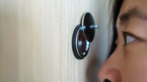 Un judas de porte